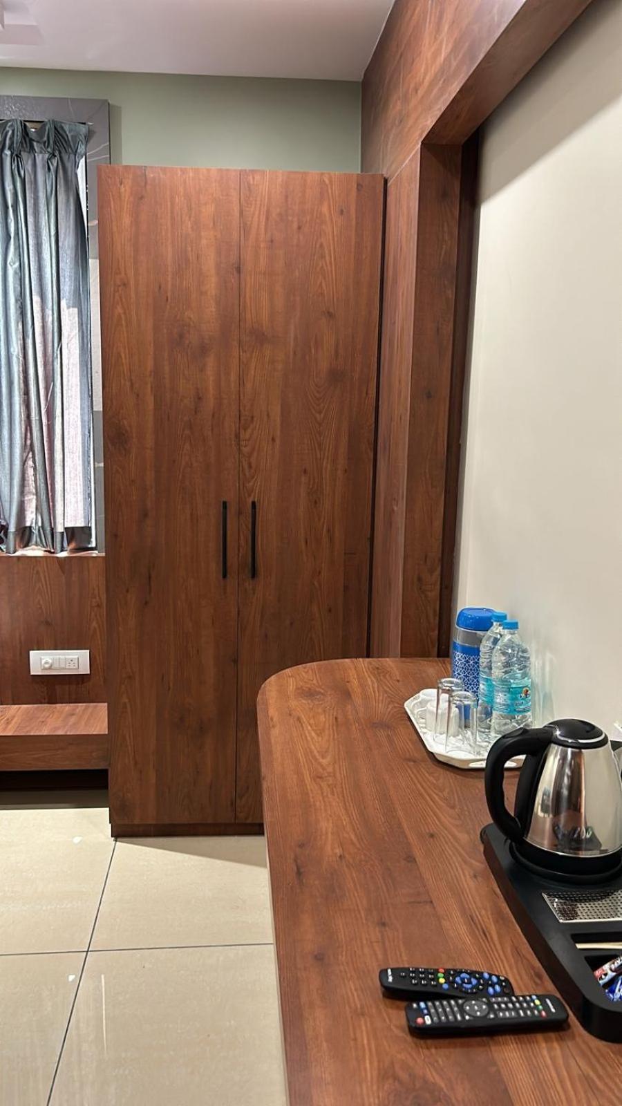 Hotel Omkareshwar Inn เดฟการ์ ภายนอก รูปภาพ