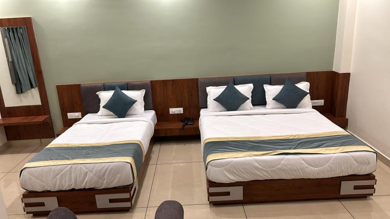 Hotel Omkareshwar Inn เดฟการ์ ภายนอก รูปภาพ