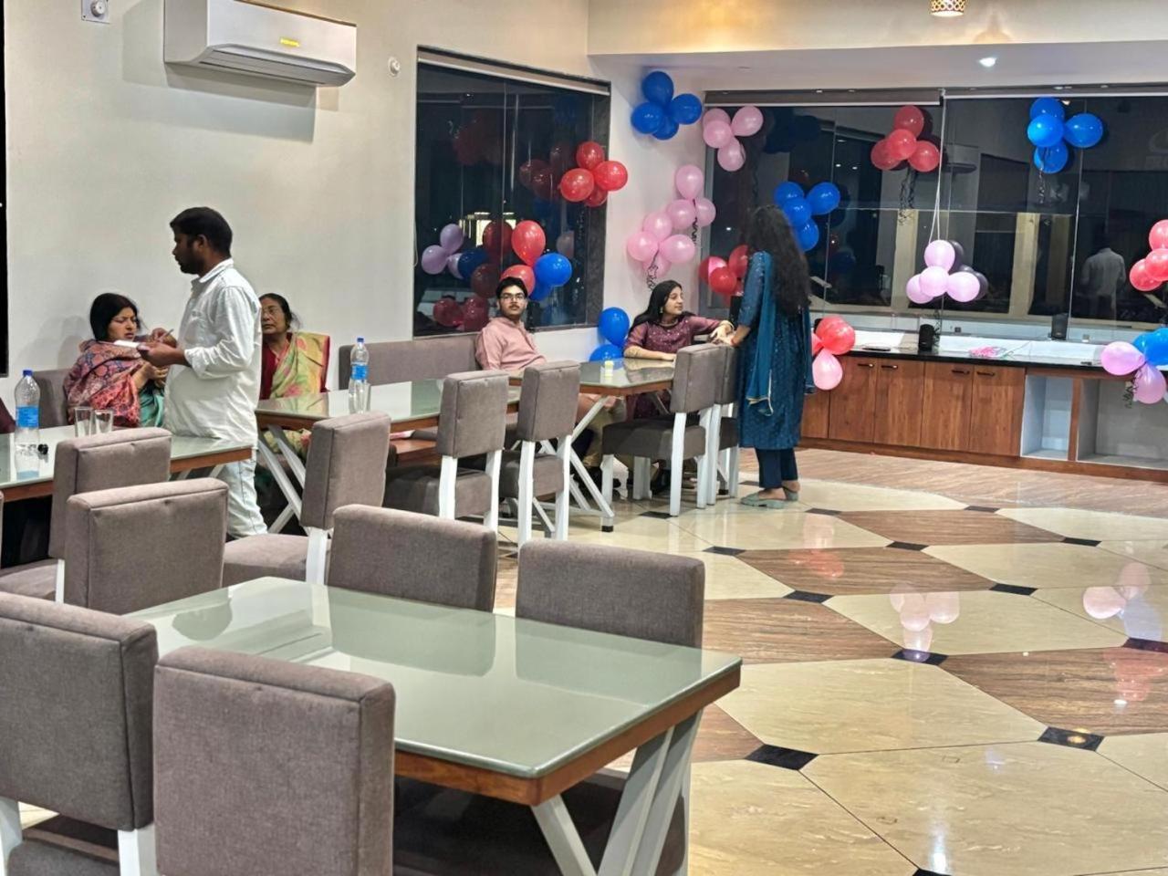 Hotel Omkareshwar Inn เดฟการ์ ภายนอก รูปภาพ